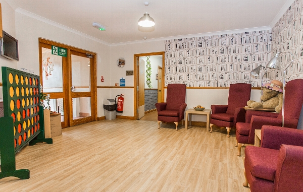 Goldielea care home lounge